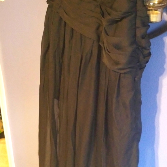 Formal gown - Picture 5 of 8
